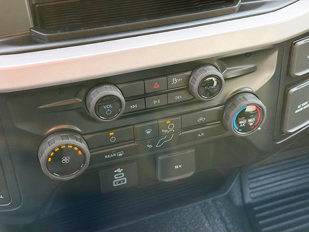 New 2026 Ford F550 4x4 Crew Cab image 28