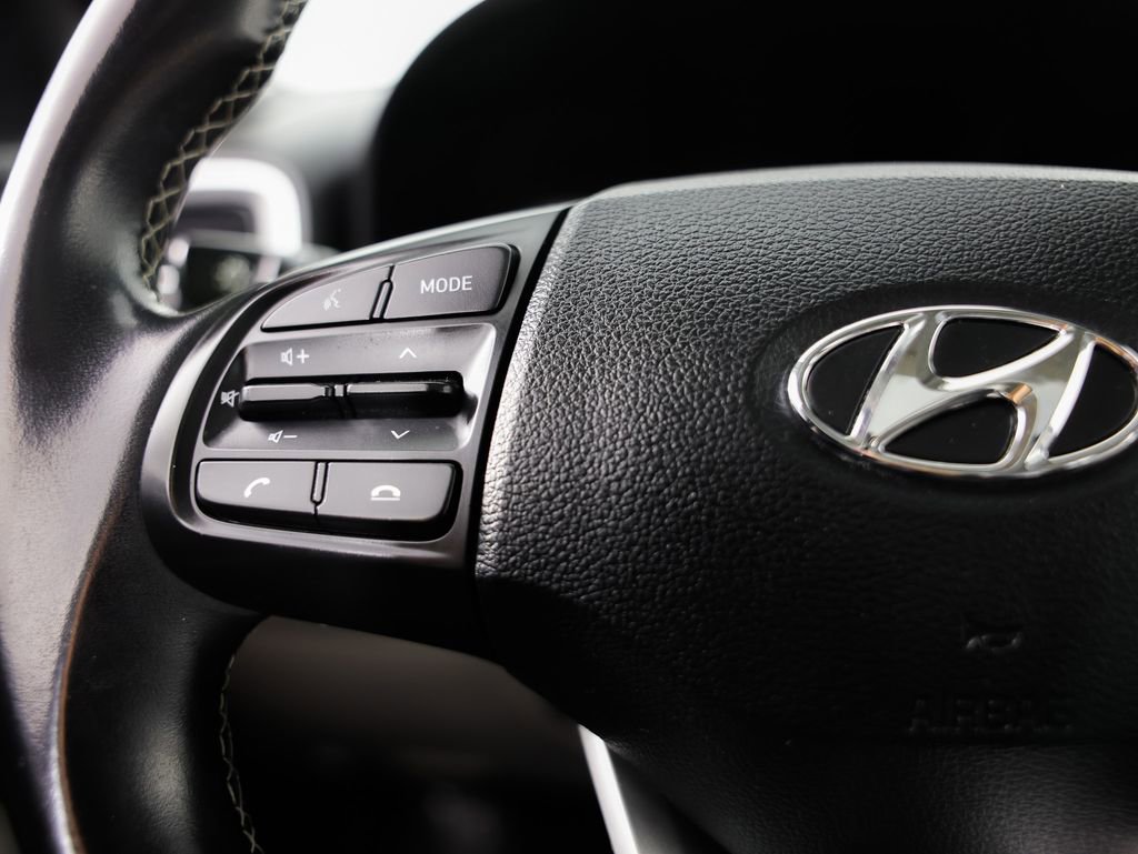 Used 2022 Hyundai Venue SEL image 30