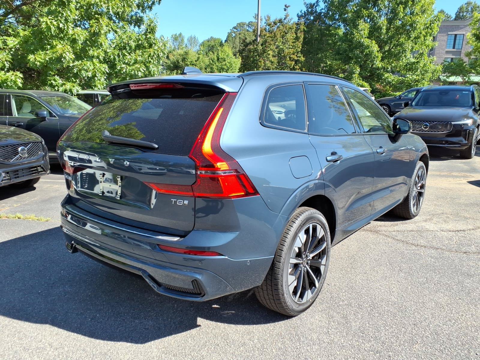 New 2026 Volvo XC60 T8 Plus w/ Protection Package Premier AWD/4WD image 3