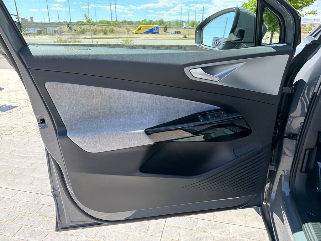 Certified 2023 Volkswagen ID.4 Pro AWD/4WD image 12