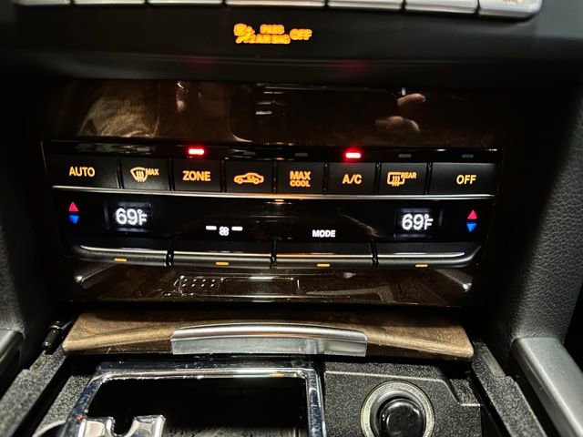 Used 2014 Mercedes-Benz E 250 BlueTEC 4MATIC Sedan image 20