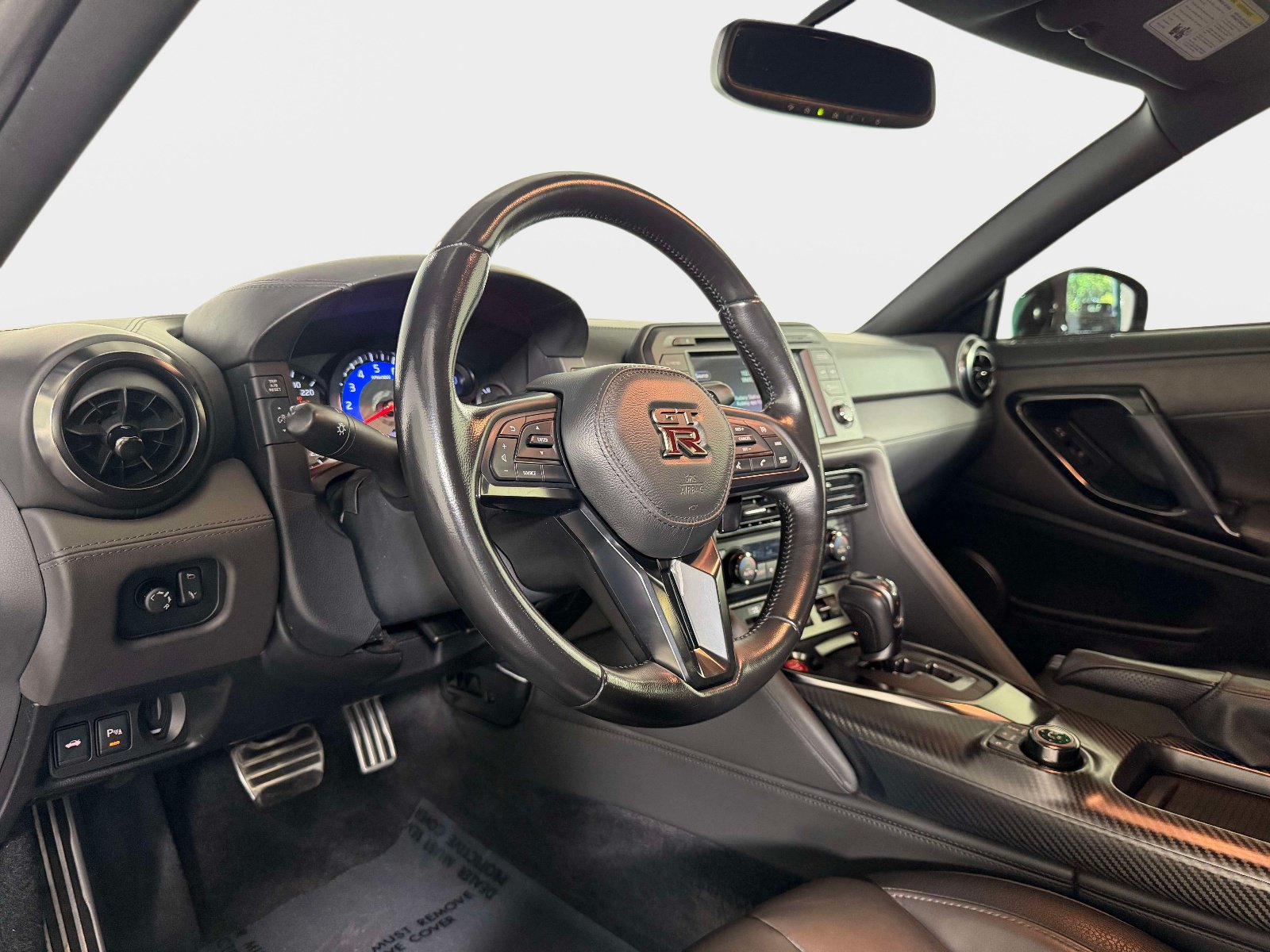 Used 2021 Nissan GT-R Premium AWD/4WD image 33