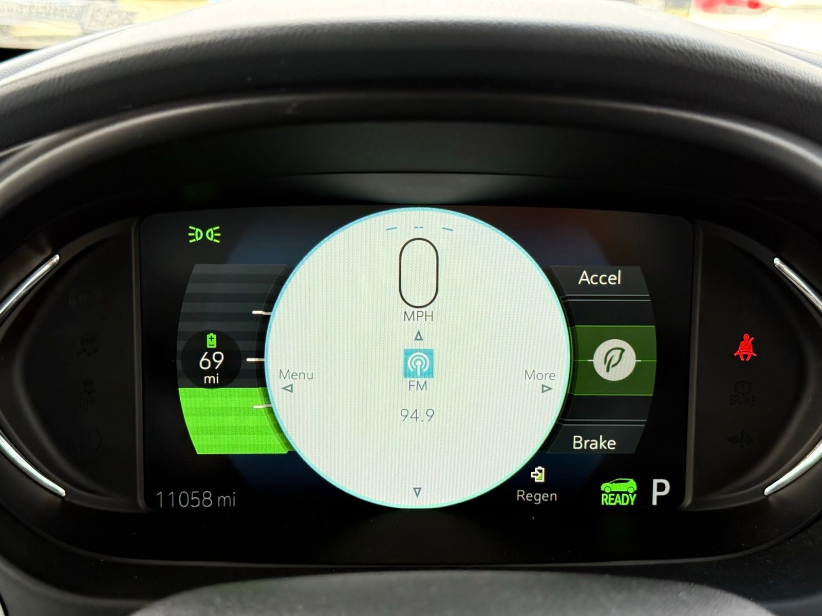 Used 2018 Chevrolet Bolt LT FWD image 30