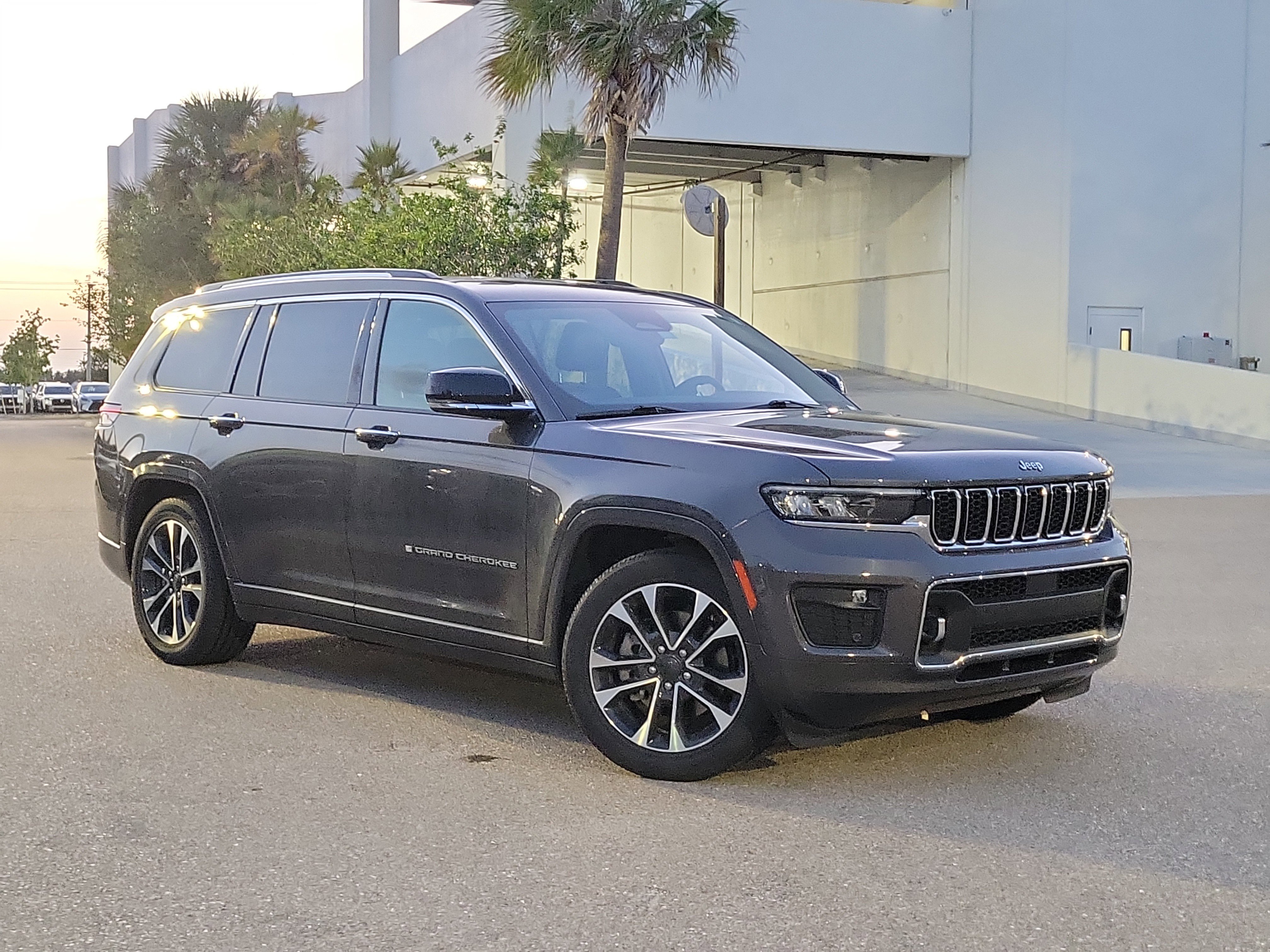 Used 2023 Jeep Grand Cherokee L Overland image 32