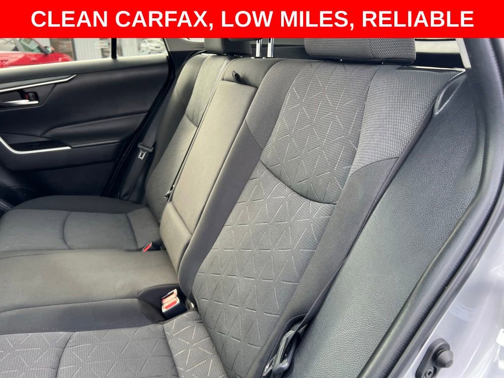 Used 2022 Toyota RAV4 XLE AWD/4WD image 17