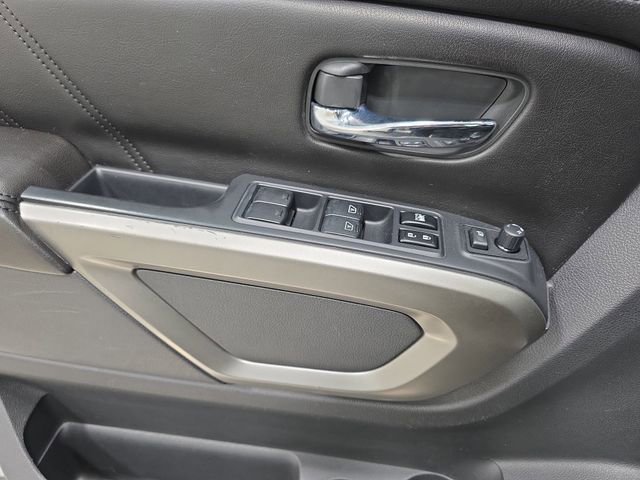 Used 2015 Nissan Armada Platinum image 28