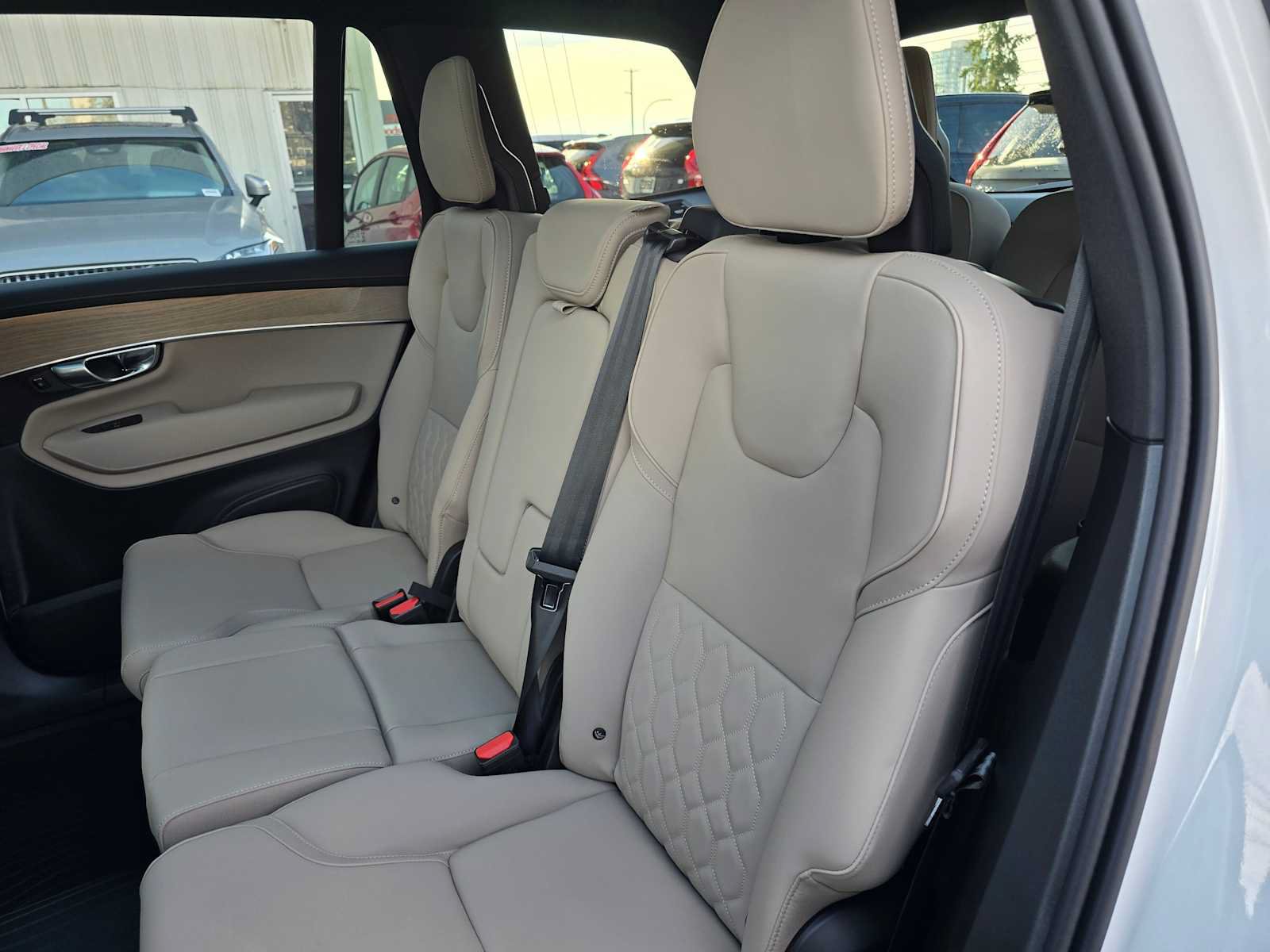 New 2026 Volvo XC90 B6 Plus w/ Protection Package Premier AWD/4WD image 18