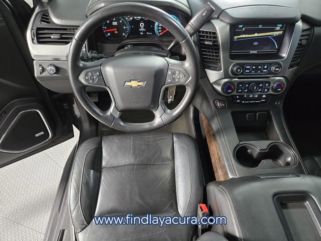 Used 2017 Chevrolet Suburban LT image 16
