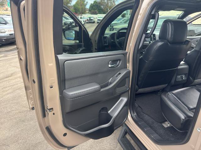 Used 2022 Nissan Frontier PRO-4X w/ Pro-4X Premium Package AWD/4WD image 18