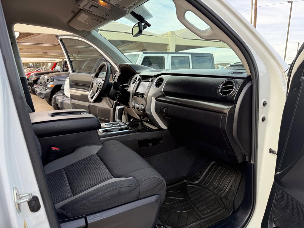 Used 2015 Toyota Tundra SR5 w/ SR5 Upgrade Package image 18