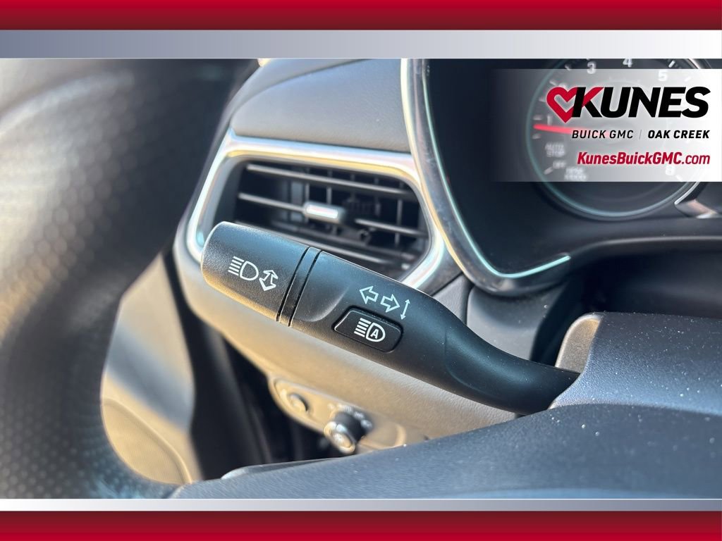 Used 2023 Chevrolet Equinox LT image 13