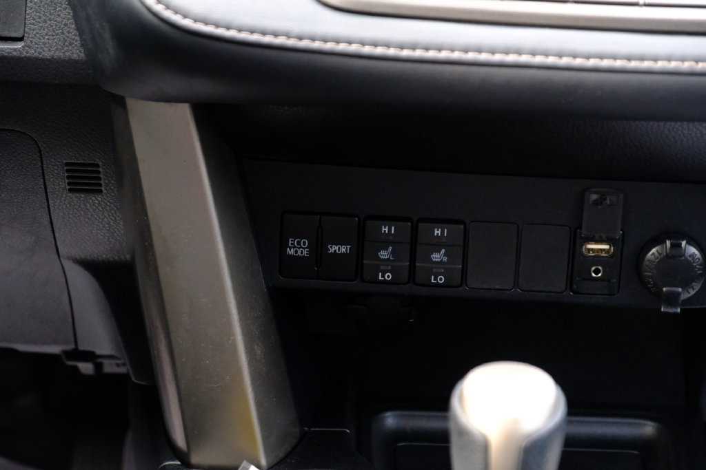 Used 2013 Toyota RAV4 Limited AWD/4WD image 23