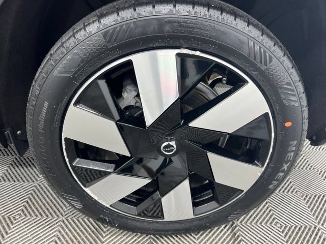 Used 2024 Volvo XC60 T8 Plus w/ Protection Package Premier AWD/4WD image 10