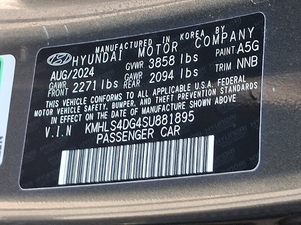 Used 2025 Hyundai Elantra SEL FWD image 28