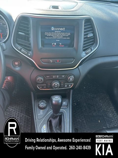 Used 2019 Jeep Cherokee Latitude Plus w/ Comfort/Convenience Group image 11