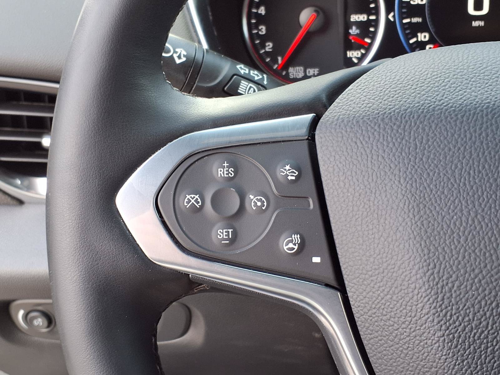 Used 2023 Chevrolet Traverse Premier FWD image 25