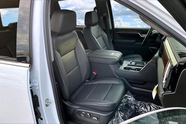 New 2026 GMC Sierra 2500 Denali w/ Denali Reserve Package AWD/4WD image 8