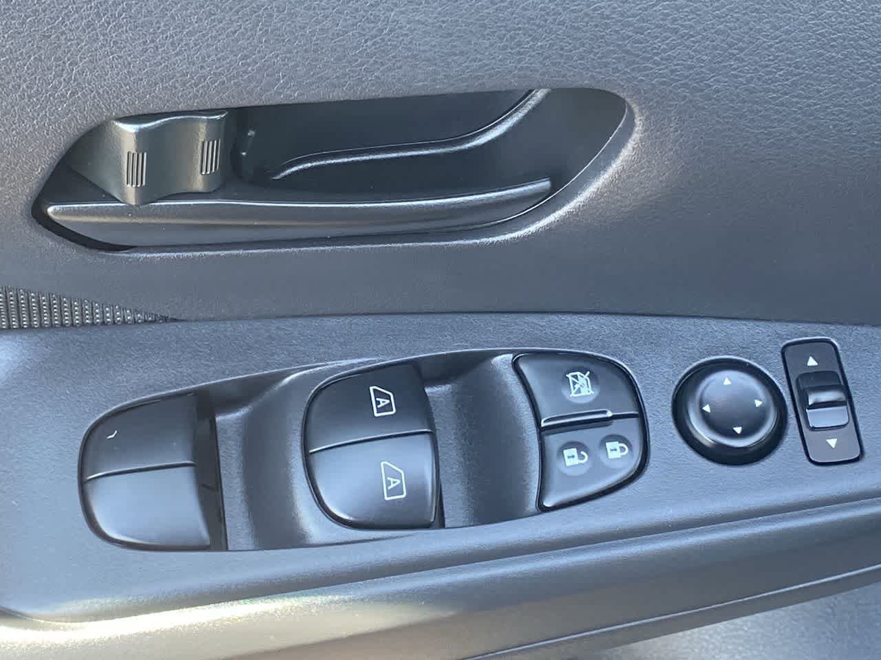 Used 2023 Nissan Kicks S FWD image 13
