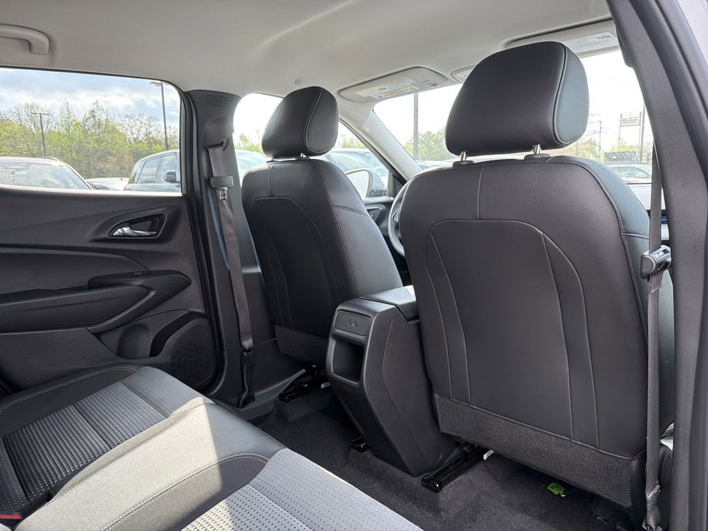 Used 2025 Chevrolet Trax LT image 16
