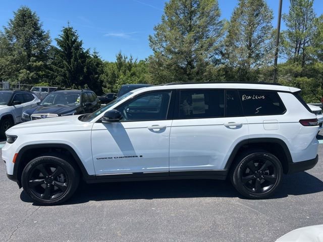 Used 2023 Jeep Grand Cherokee L Laredo AWD/4WD image 2