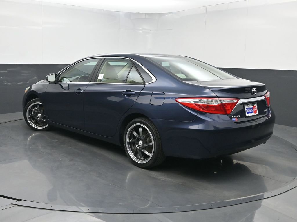 Used 2016 Toyota Camry LE image 17