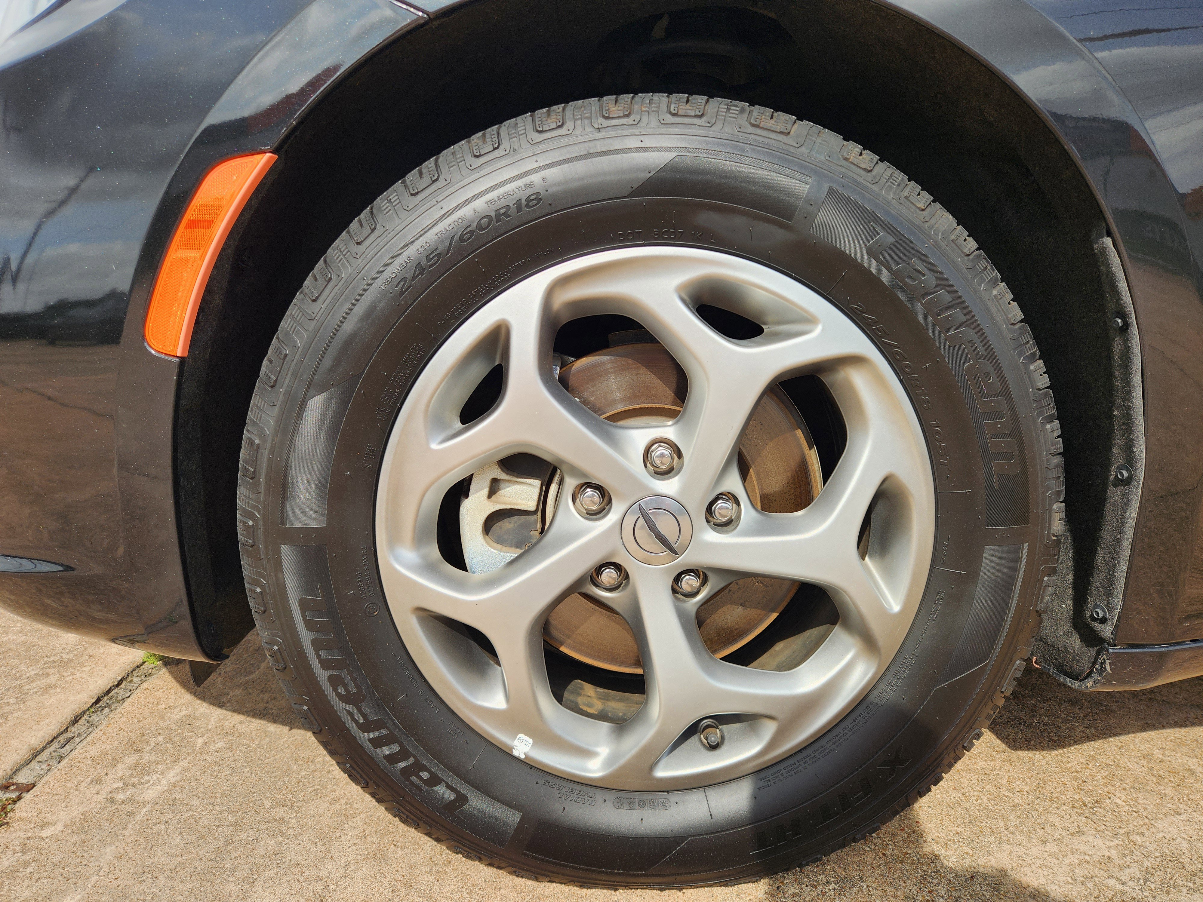 Used 2023 Chrysler Pacifica Limited FWD image 11