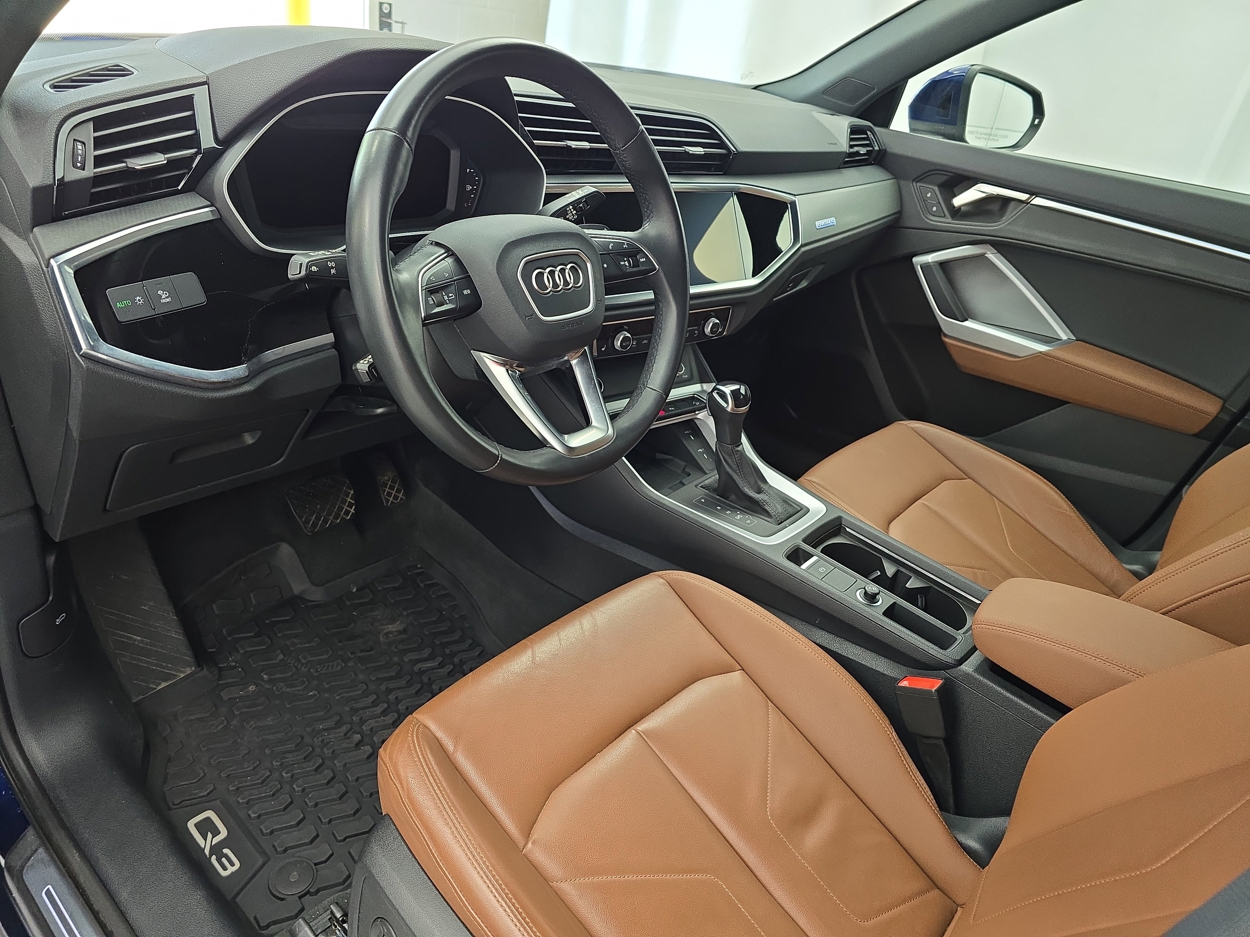 Used 2024 Audi Q3 2.0T Premium Plus AWD/4WD image 16