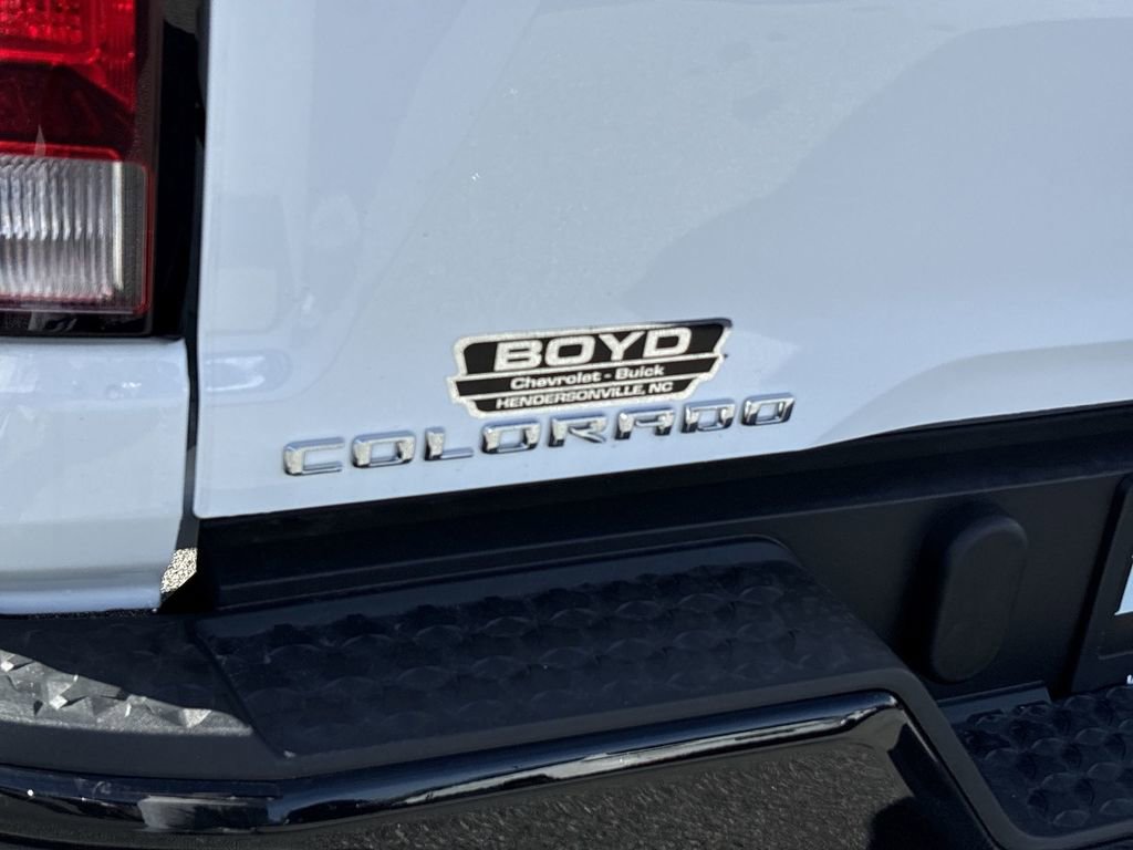 New 2025 Chevrolet Colorado W/T image 30