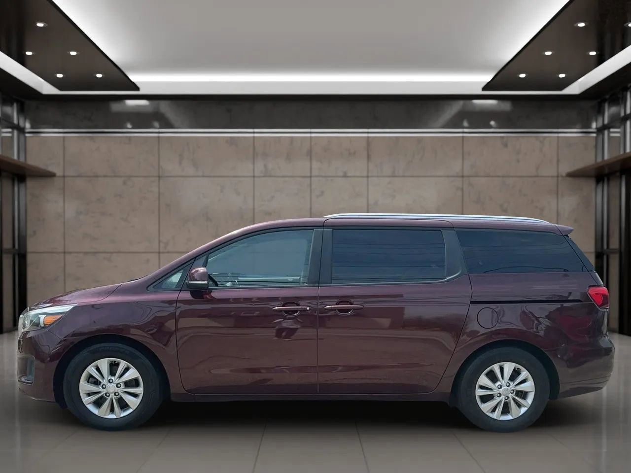 Used 2017 Kia Sedona LX w/ LX Essentials Premium Package FWD image 3