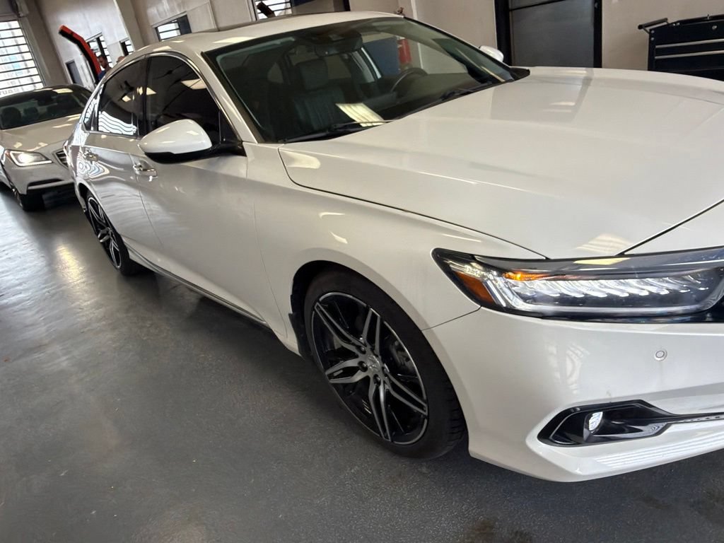 Used 2022 Honda Accord Touring image 1