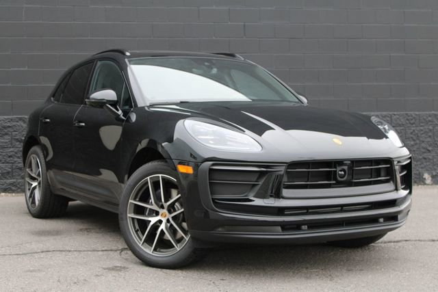 Certified 2026 Porsche Macan AWD/4WD image 8