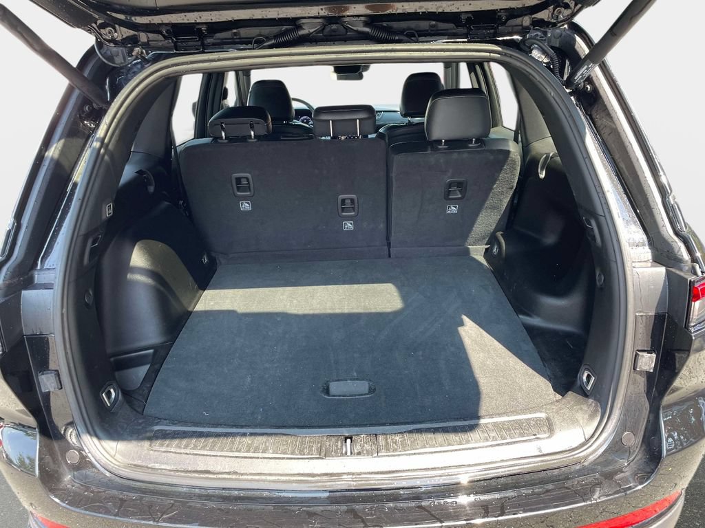 Used 2025 Jeep Grand Cherokee Altitude AWD/4WD image 15