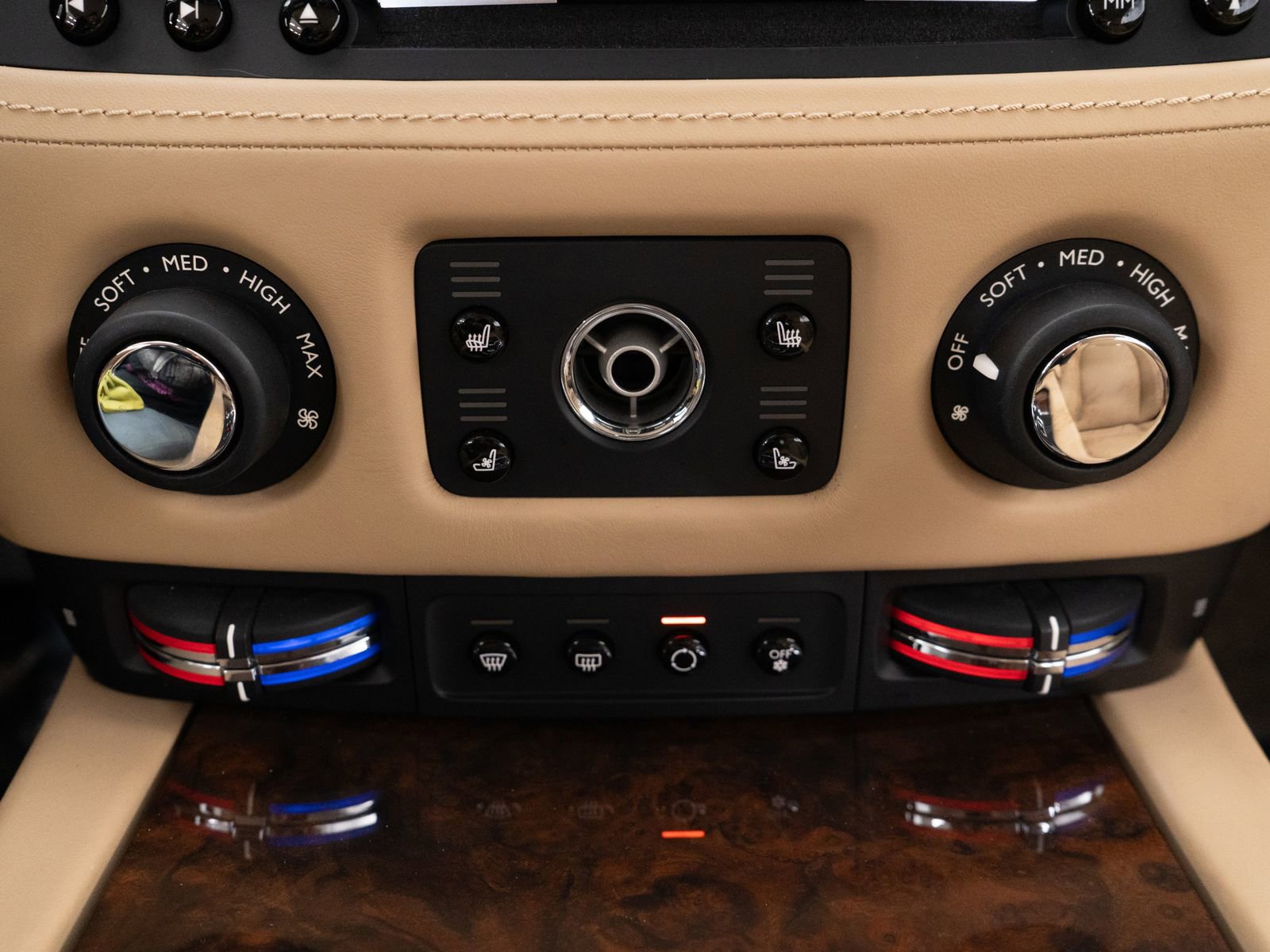 Certified 2016 Rolls-Royce Dawn image 39