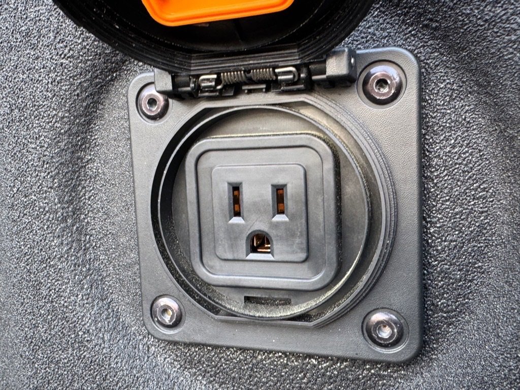 New 2025 Nissan Frontier SV w/ SV Convenience Package image 11