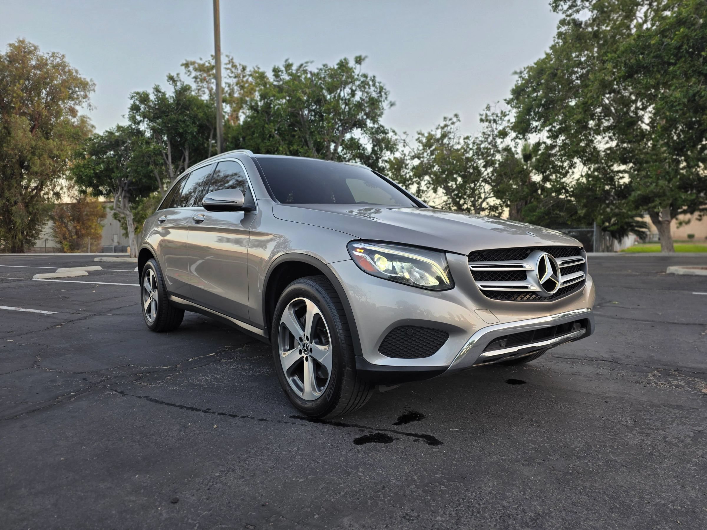 Used 2019 Mercedes-Benz GLC 300 w/ Premium Package image 3