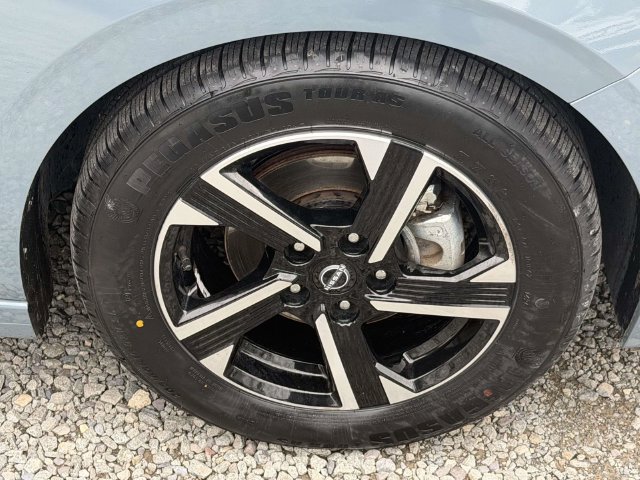 Used 2024 Nissan Sentra SV FWD image 7