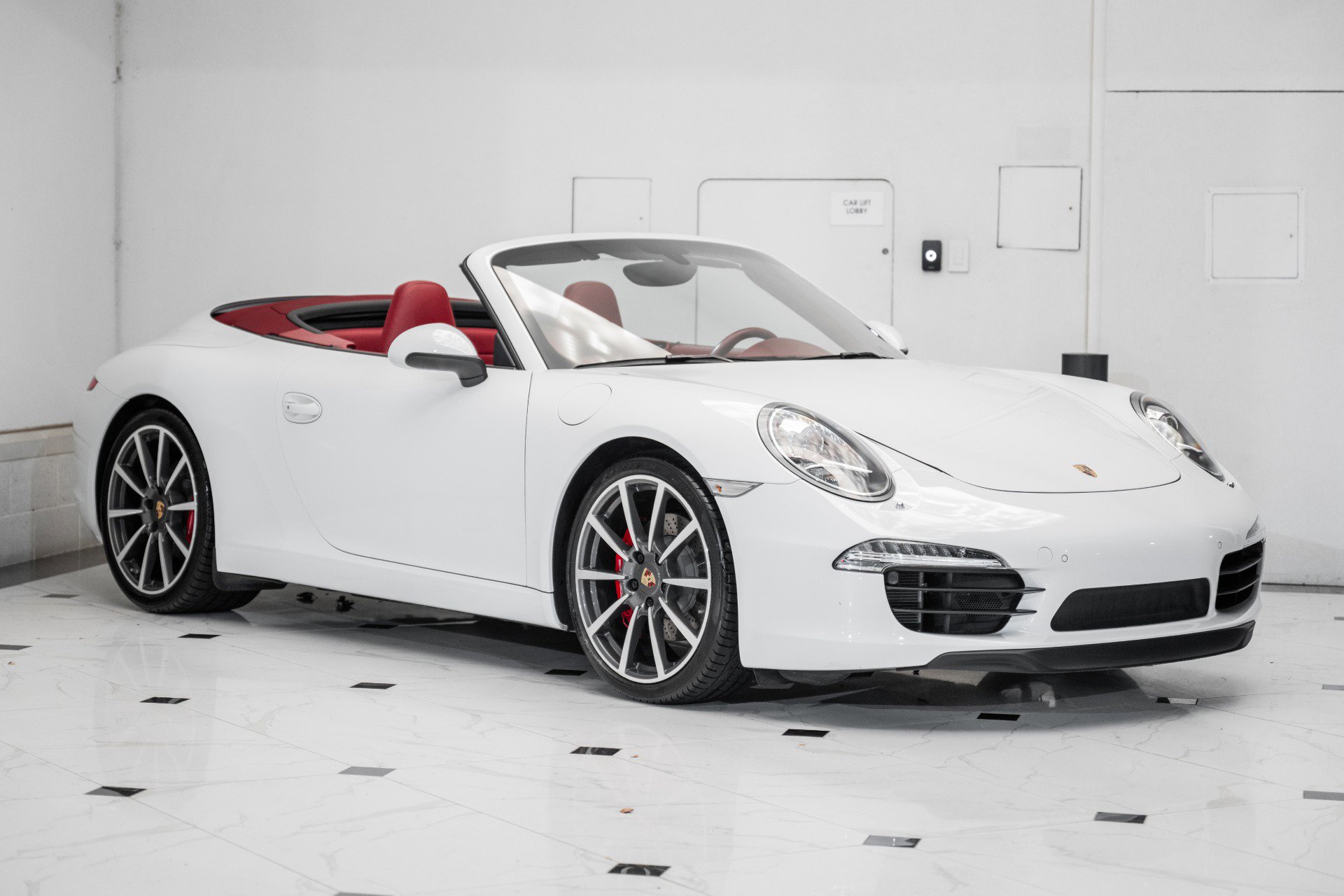Used 2016 Porsche 911 Carrera S image 3