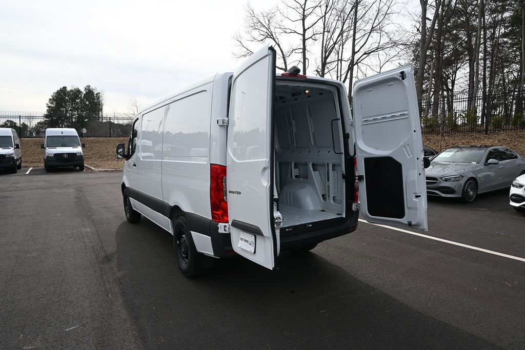 Used 2025 Mercedes-Benz Sprinter 2500 image 28