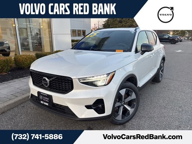 Used 2025 Volvo XC40 B5 Plus