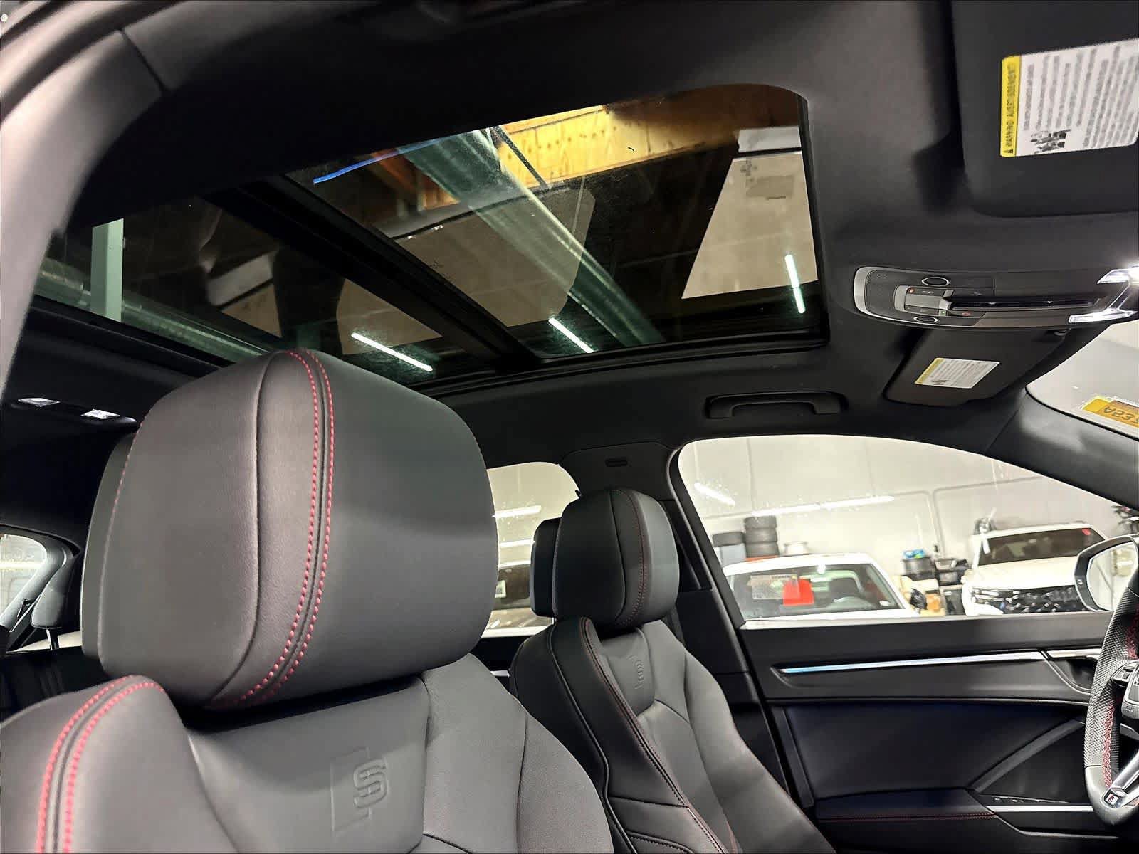 Certified 2025 Audi Q3 2.0T Premium Plus w/ Premium Plus Package AWD/4WD image 23