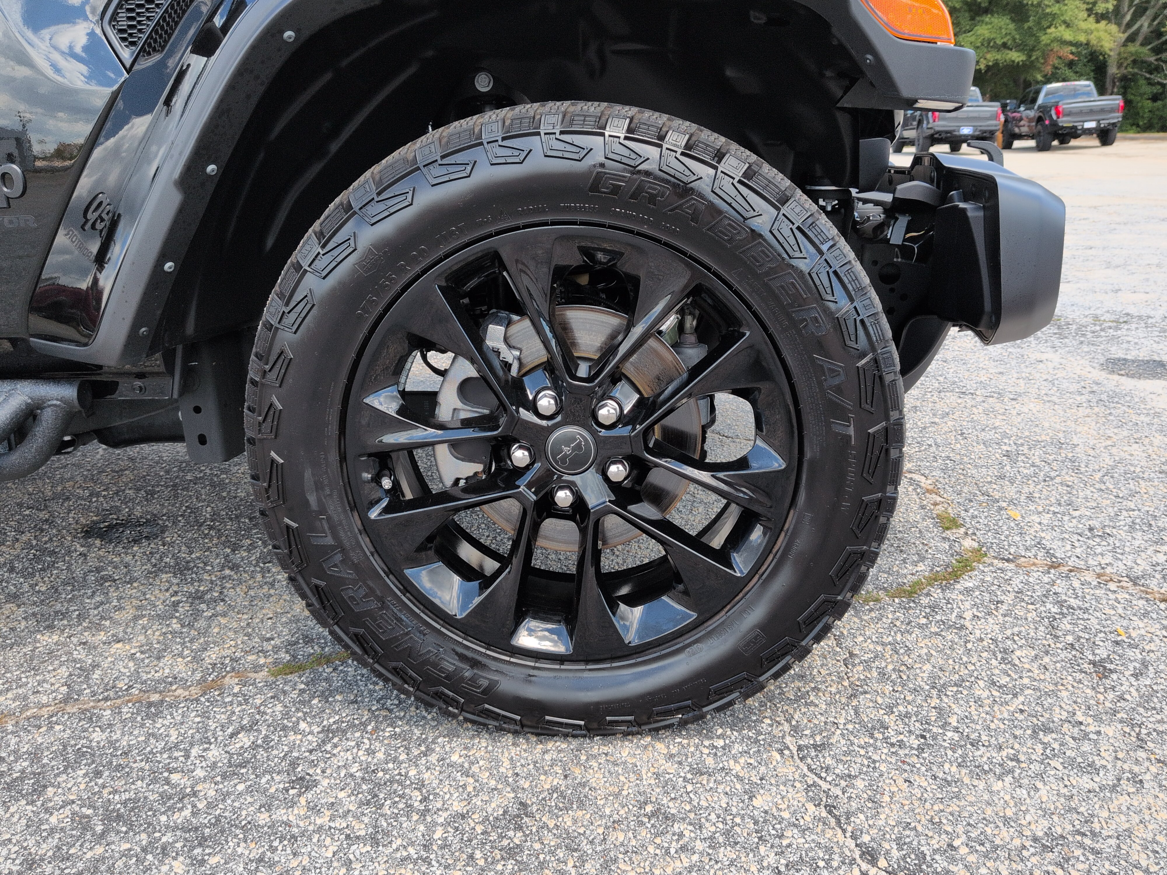 Used 2025 Jeep Gladiator Sport AWD/4WD image 9