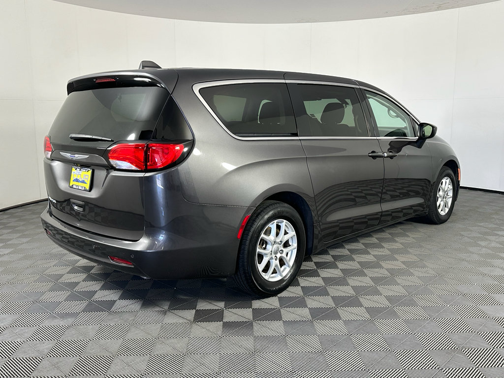 Used 2019 Chrysler Pacifica LX FWD image 8