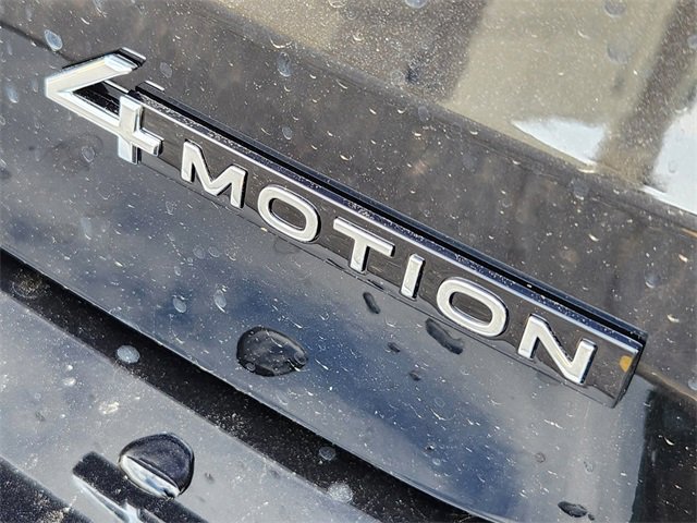 New 2025 Volkswagen Taos SE image 12