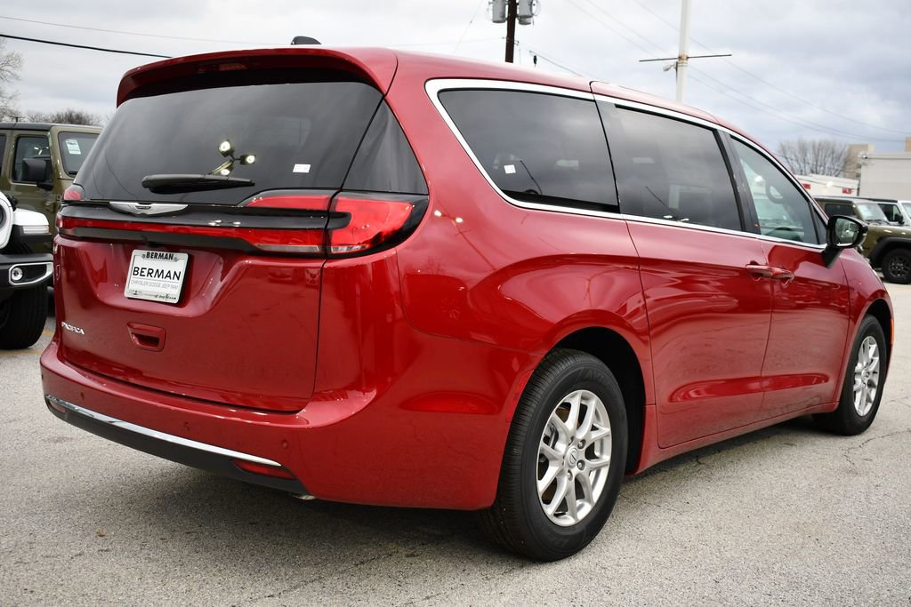 New 2026 Chrysler Pacifica Select image 6