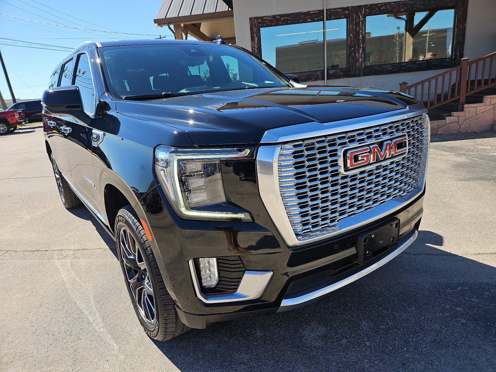Used 2024 GMC Yukon XL Denali w/ Denali Reserve Package AWD/4WD image 11