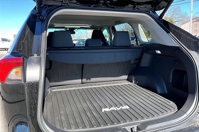 Used 2025 Toyota RAV4 XLE image 29