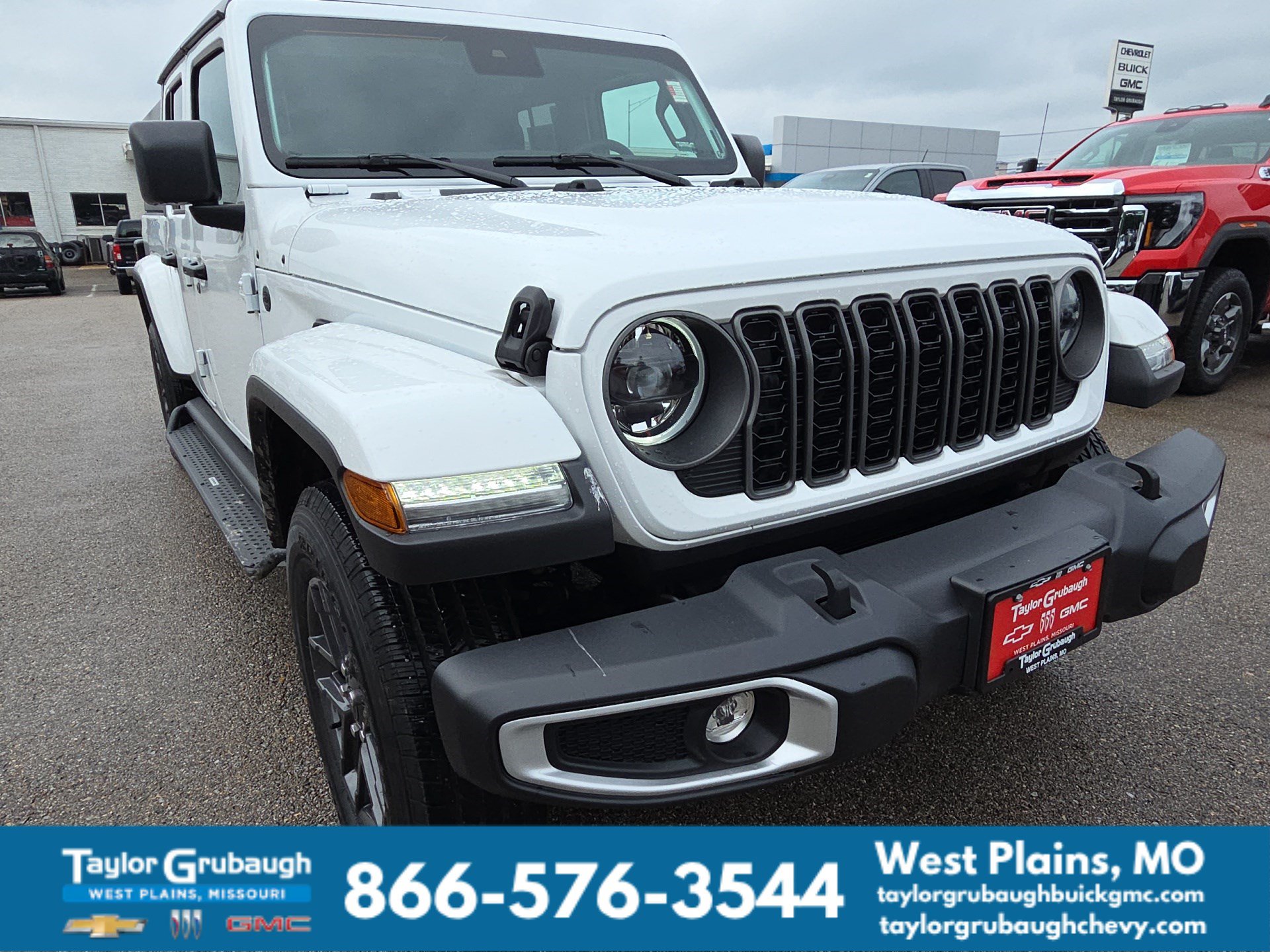 Used 2025 Jeep Gladiator Sport AWD/4WD image 12