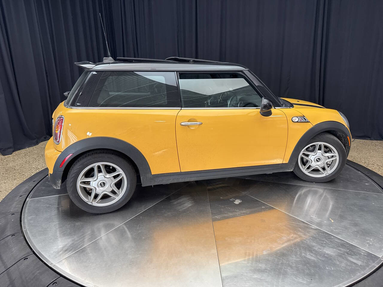 Used 2009 MINI Cooper S image 10