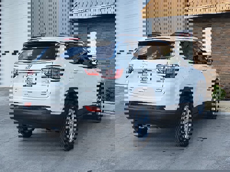 Used 2024 Jeep Compass Latitude image 6