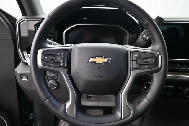 Used 2025 Chevrolet Silverado 1500 LT AWD/4WD image 19